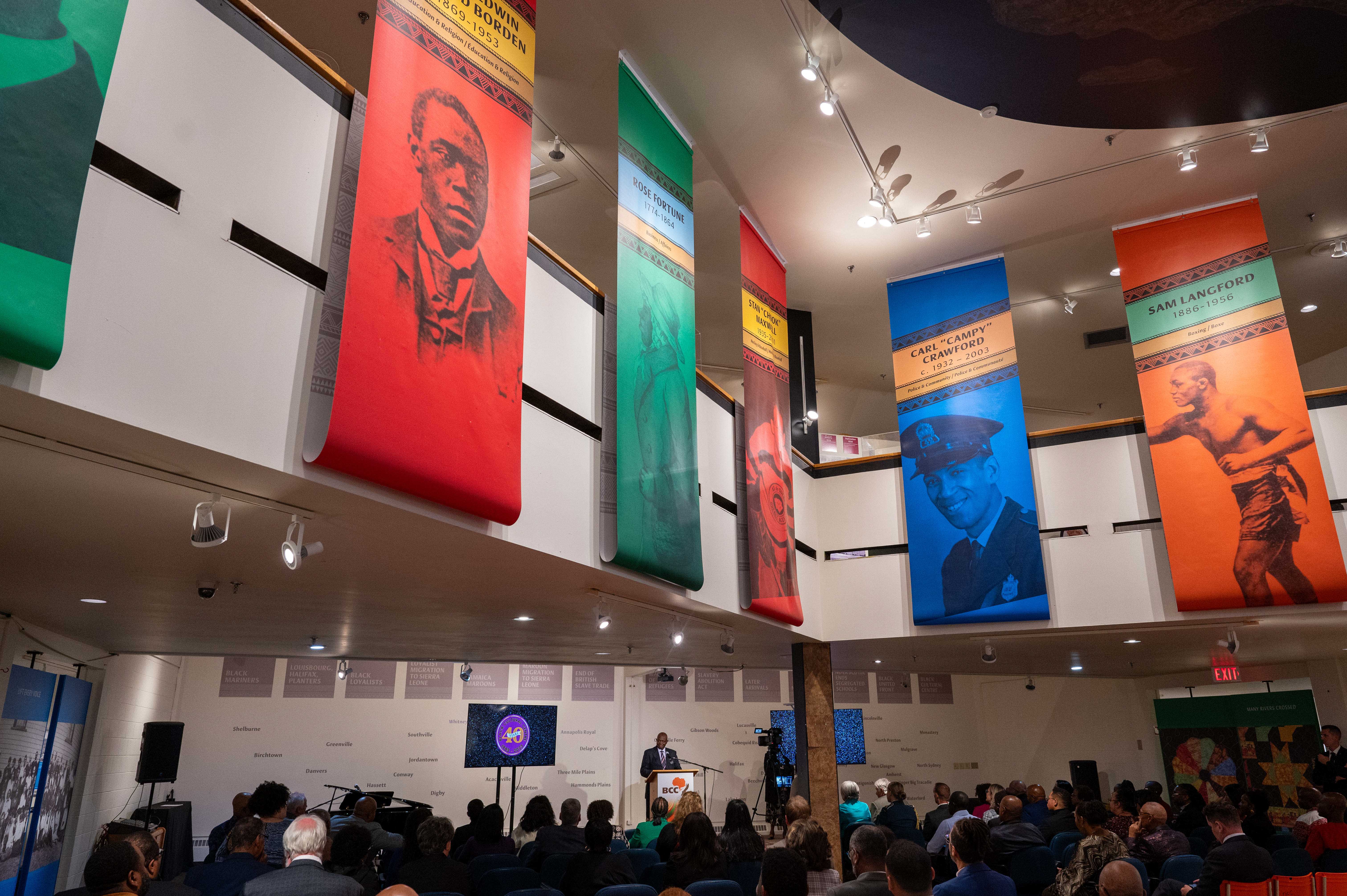 Des bannières affiché au Black Cultural Centre