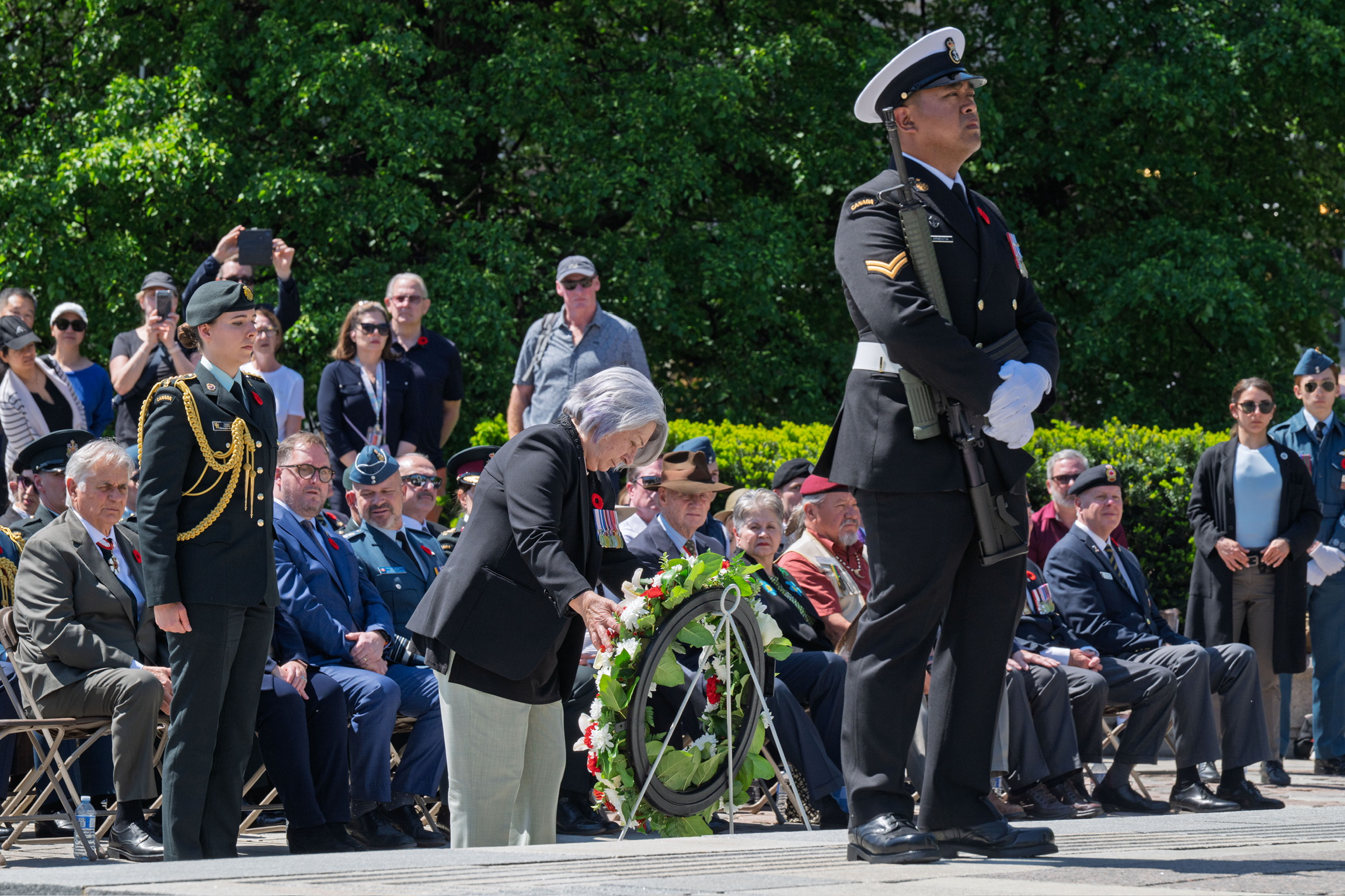 Governor General Mary Simon placing a wreath at the National War Memorial.