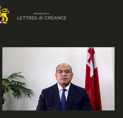 Un écran partagé de la gouverneure générale Mary Simon et Son Excellence Viliami Vaʻinga Tōnē, Haut-commissaire du Royaume des Tonga.