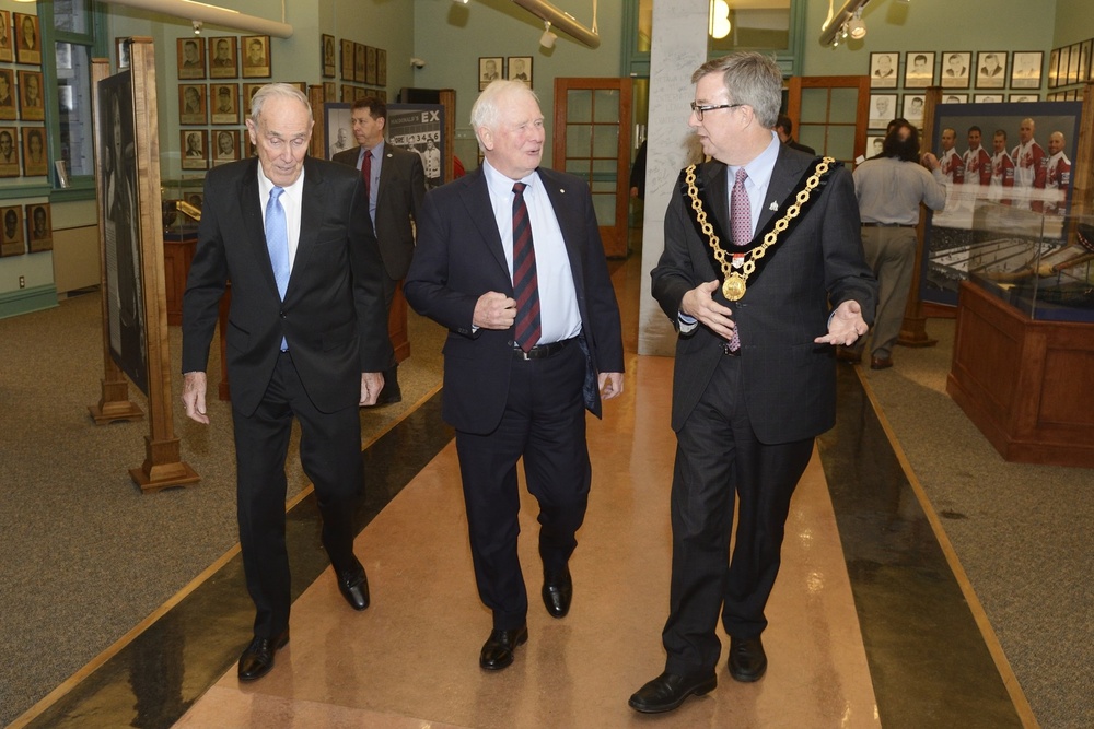 Presentation of the Key to the City to the Chief Justice of Canada ...