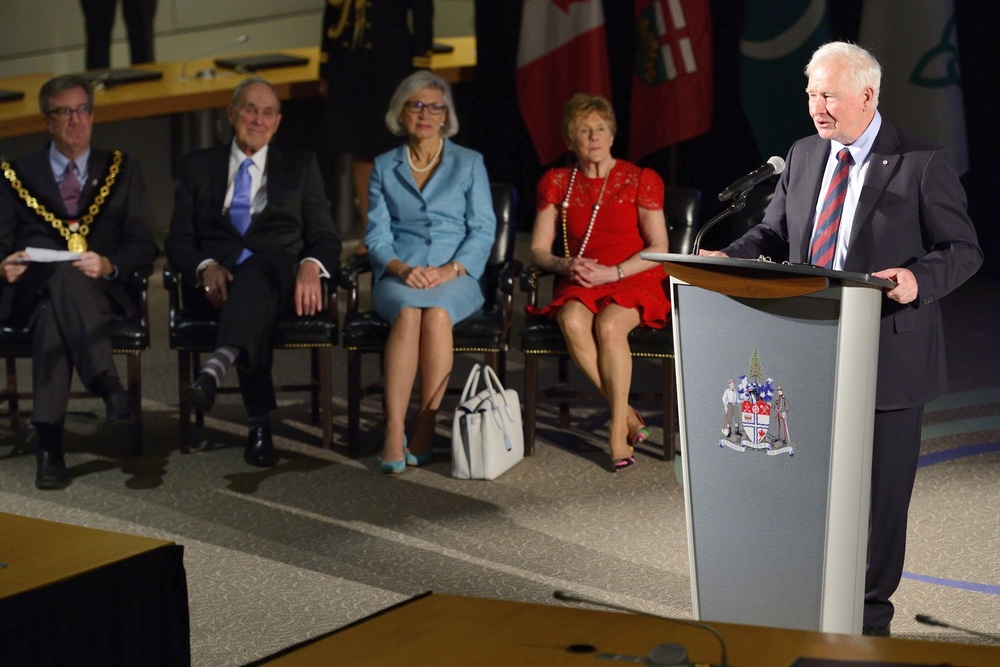 Presentation of the Key to the City to the Chief Justice of Canada ...