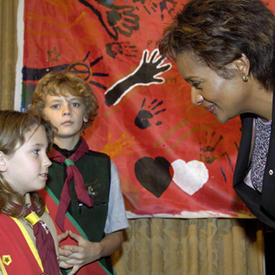 La gouverneure générale  prend  la parole au cours de la célébration du 10e anniversaire de l’Alliance nationale pour l’enfance et la jeunesse à Ottawa