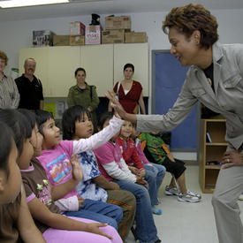 Visite de la gouverneure générale dans des communautés isolées de la Nation nishnawbe-aski