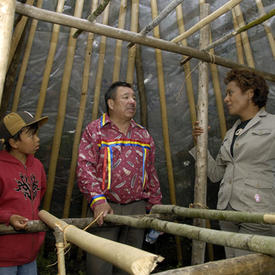 Visite de la gouverneure générale dans des communautés isolées de la Nation nishnawbe-aski