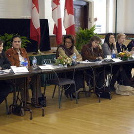 Discussion avec des femmes autochtones à Toronto à l’occasion de la Journée internationale de la femme