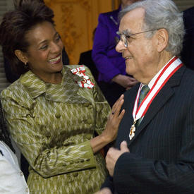 Rencontres à Paris et investiture spéciale au sein de l'Ordre du Canada le 7 mai 2008