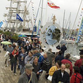 Presentation of the Grand Livre de Champlain and farewell to the crews of the Grande Traversée flotilla