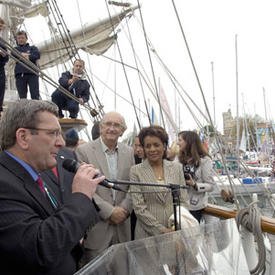 Presentation of the Grand Livre de Champlain and farewell to the crews of the Grande Traversée flotilla