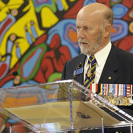 Governor General receives symbolic first poppy of the 2008 National Poppy Campaign