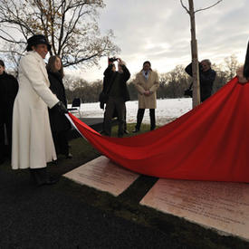 Dévoilement d’une plaque commémorative en l’honneur de Hongrois-Canadiens