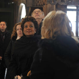 Visite de l’église articulaire en bois de Hronsek, Slovaquie