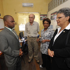 Visite et discussion au Centre d'opération d'urgence aux Cayes