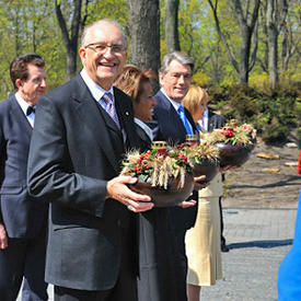 UKRAINE - Acte de commémoration au monument Holodomor