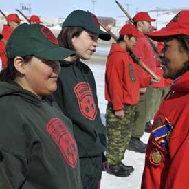 VISITE DANS LE NORD CANADIEN - Arrivée à Resolute Bay, au Nunavut