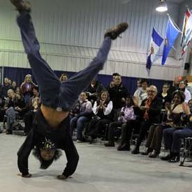 VISITE DU NORD CANADIEN - Forum des arts urbains et party pizza à Iqaluit, au Nunavut