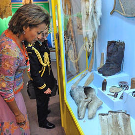 Vernissage and visit to the exhibit, Mariage entre le frêne et le bouleau, at the Native Museum of Mashteuiatsh