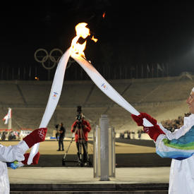 VISITE D'ÉTAT DE LA RÉPUBLIQUE HELLÉNIQUE - Cérémonie du relais de la flamme olympique à Athènes