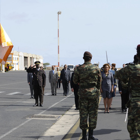 VISITE OFFICIELLE AU CAP-VERT - Arrivée et déclaration conjointe