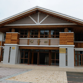 Visite de l’école primaire en bois de Xiang’e