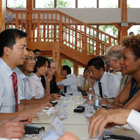 Visite de l’école primaire en bois de Xiang’e