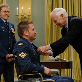 Remise de Décorations pour actes de bravoure