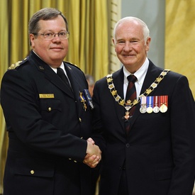 Cérémonie d'investiture de l'Ordre du mérite des corps policiers