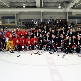 Partie de hockey amicale des Forces canadiennes et des attachés militaires étrangers 