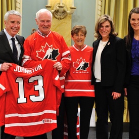 Annonce de la présidence d’honneur du Championnat mondial de hockey sur glace féminin de l’IIHF 2013