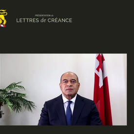 Un écran partagé de la gouverneure générale Mary Simon et Son Excellence Viliami Vaʻinga Tōnē, Haut-commissaire du Royaume des Tonga.