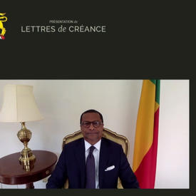 Un écran partagé de la gouverneure générale Mary Simon et Son Excellence Jean Claude Félix Do Rego, Ambassadeur de la République du Bénin.