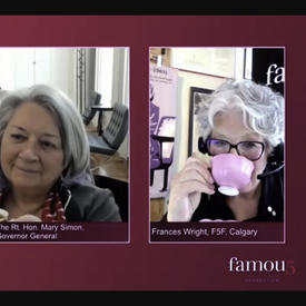 Split screen de Michèle Stanners, la Gouverneure générale et Frances Wright de F5F. Chacune d'entre elles tient une tasse à thé.