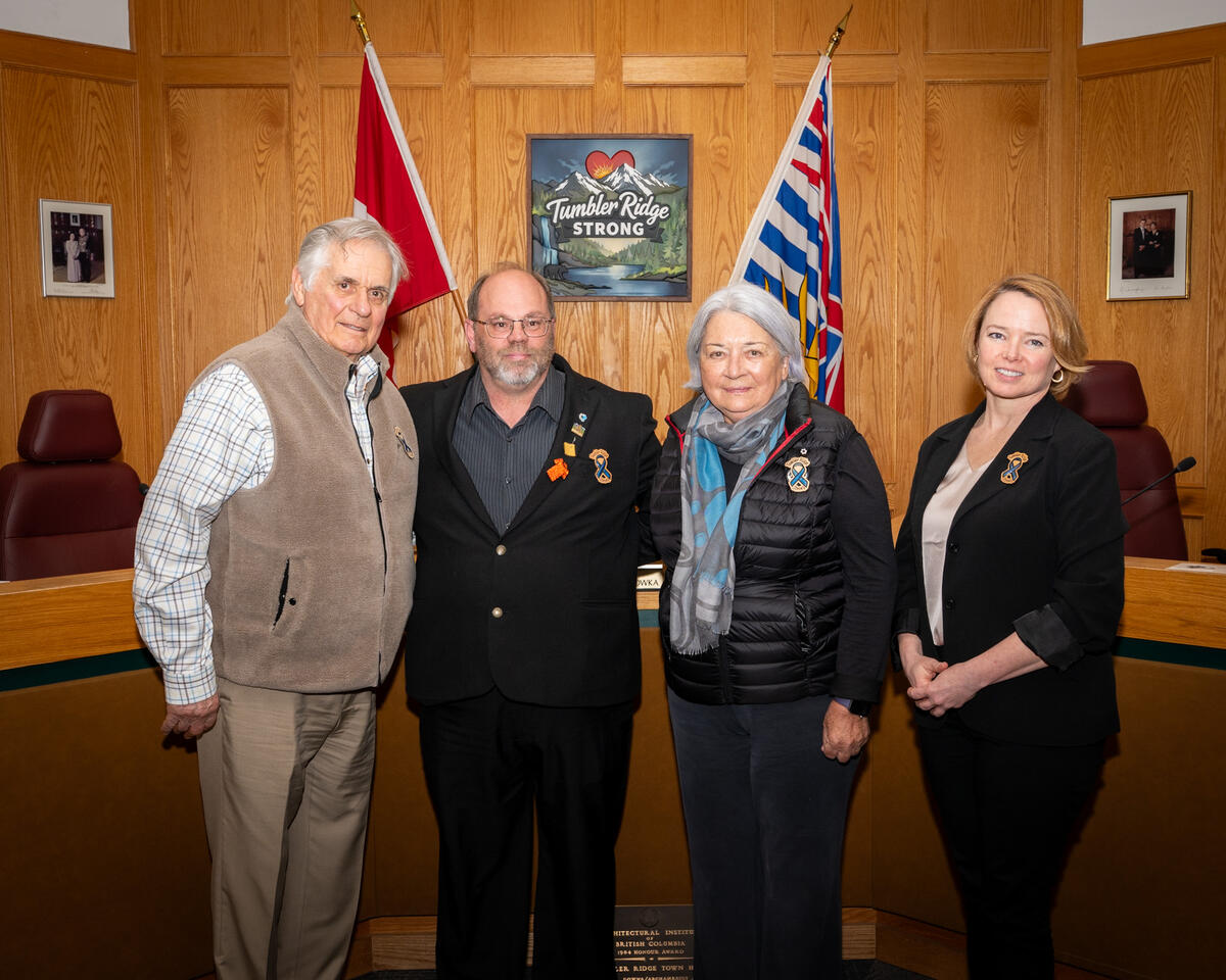 Left to right: Mr. Whit Fraser, Tumbler Ridge Mayor Darryl Krakowka, Governor General Mary Simon and Lisa Scott, Chief Administrative Officer.  