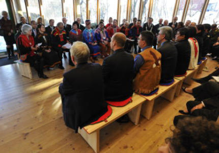 ROYAUME DE NORVÈGE - Dialogue avec le peuple aborigène