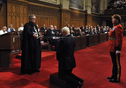 Le gouverneur général est investi de l'Ordre de Saint-Jean