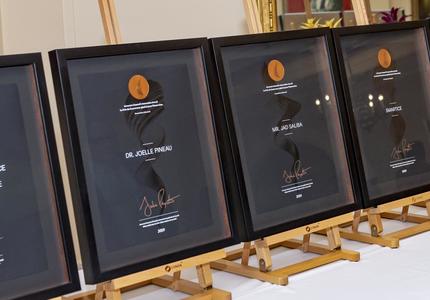 Certificats des Prix d'innovation du Gouverneur général. 
